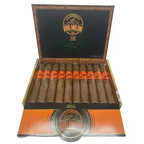 狮子王 卡尔马龙酒桶 陈年公牛 54&times;146mm (20支/盒)<BR>LA AURORA KARL MALONE BARREL AGED TORO<!--托罗 公牛 牛 托-->